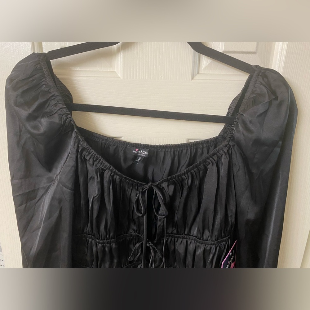 Mixed Threads Los Angeles Satin Black Puff Long Sleeve Crop Top Size Medium NWT - Picture 5 of 16